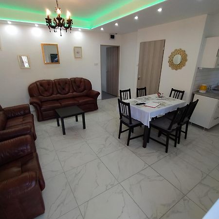 Emmabella Apartmanok Eger Habitación foto