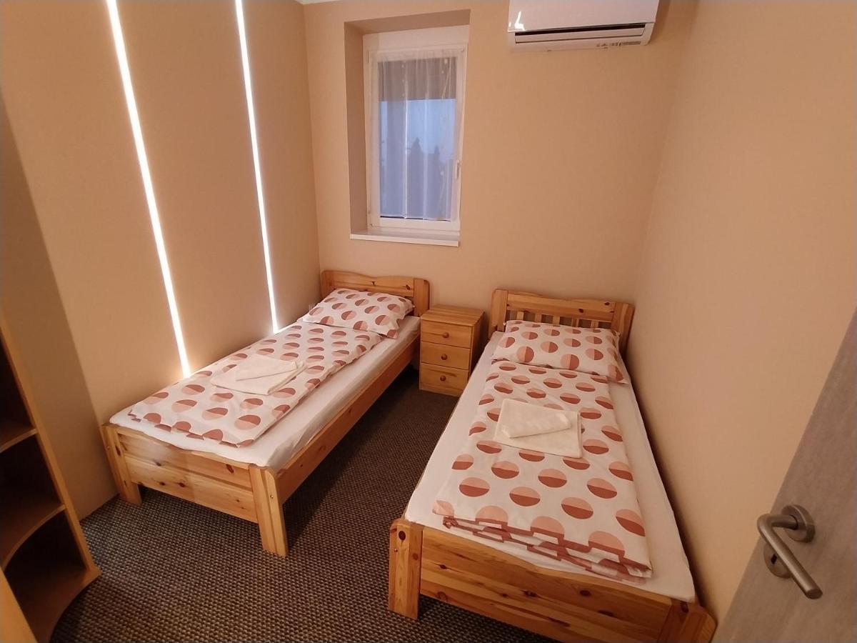 Emmabella Apartmanok Eger Exterior foto