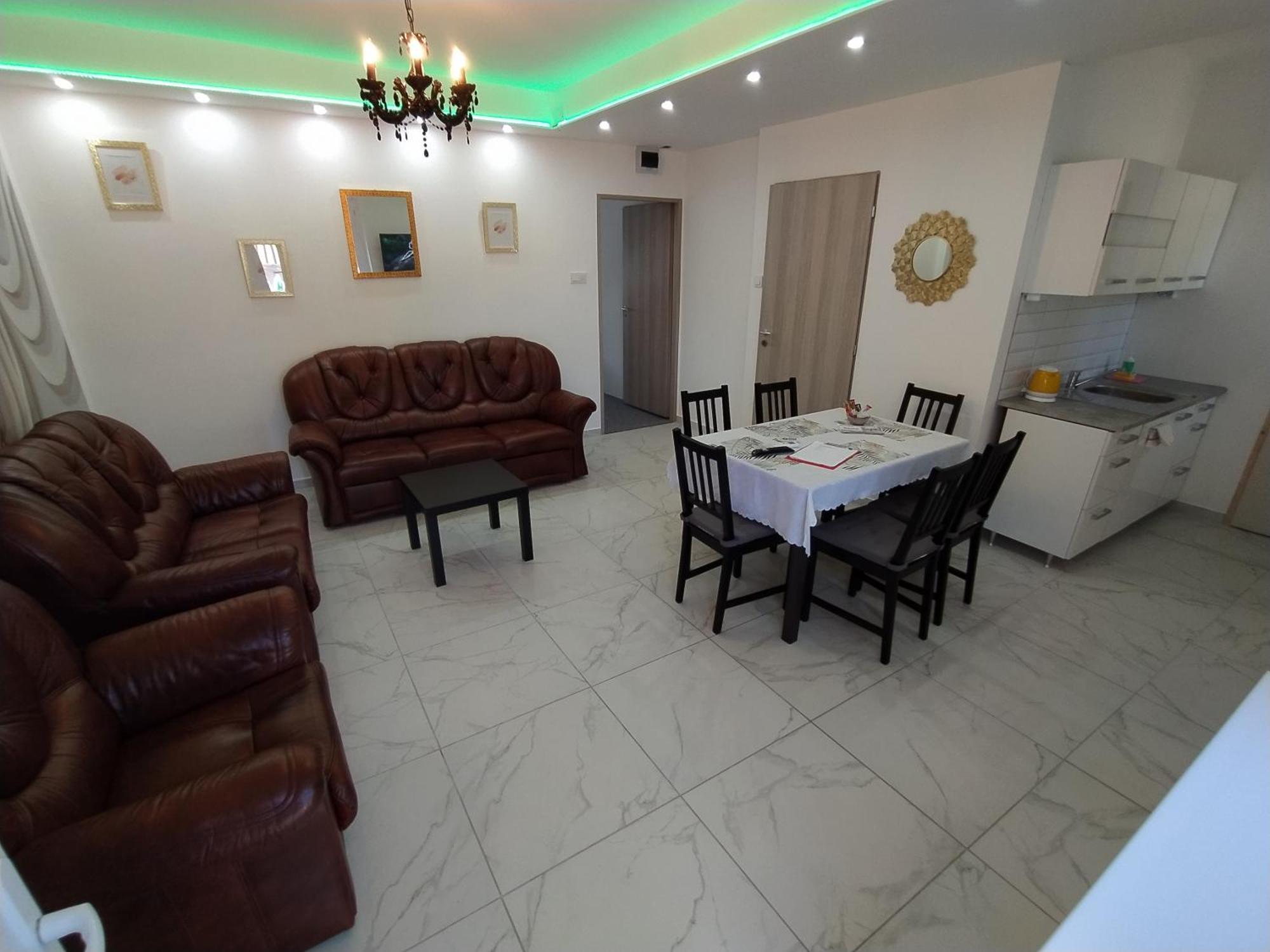 Emmabella Apartmanok Eger Habitación foto